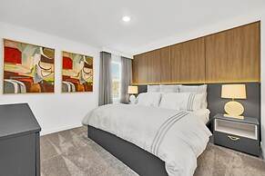 2940 Penel 9 Bedroom Home