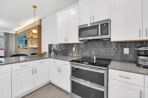 2940 Penel 9 Bedroom Home