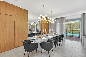 2940 Penel 9 Bedroom Home