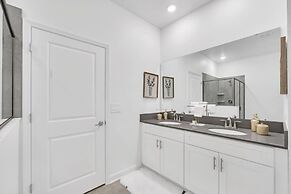 2940 Penel 9 Bedroom Home