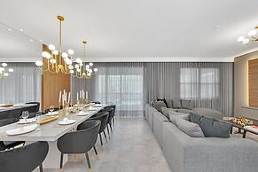 2940 Penel 9 Bedroom Home