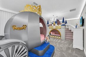 2940 Penel 9 Bedroom Home