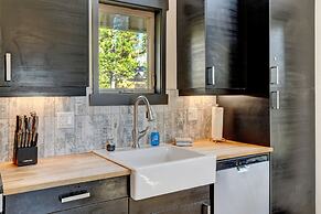 Silver Lining Circle 4 Bedroom Home