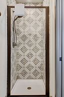 Silver Lining Circle 4 Bedroom Home