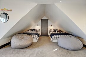 Silver Lining Circle 4 Bedroom Home