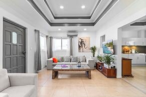 Little Paradise #2 - Yuwana