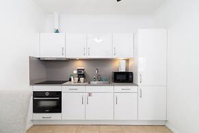 Little Paradise #5 - Barica Geel