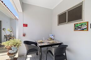 Little Paradise #5 - Barica Geel