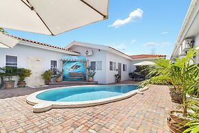 Little Paradise #5 - Barica Geel