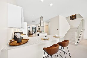 Catalina Residence Apt 3 - L.g. Smith Boulevard 546-j