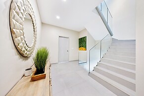 Catalina Residence Apt 3 - L.g. Smith Boulevard 546-j