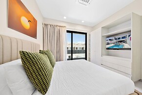 Catalina Residence Apt 3 - L.g. Smith Boulevard 546-j