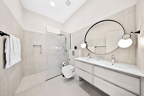 Catalina Residence Apt 3 - L.g. Smith Boulevard 546-j