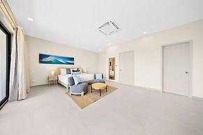 Catalina Residence Apt 3 - L.g. Smith Boulevard 546-j