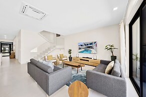 Catalina Residence Apt 3 - L.g. Smith Boulevard 546-j