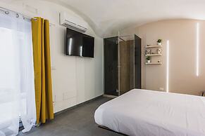 Cutrone 18 Apartments by Wonderful Italy