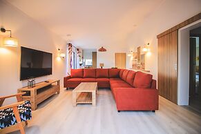 Modern Holiday Home With Terrace