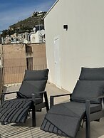 Skyfall Penthouse with Acropolis View