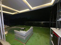 EleMYNT LifeStyle Hotel