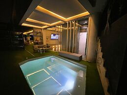 EleMYNT LifeStyle Hotel