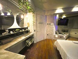 EleMYNT LifeStyle Hotel