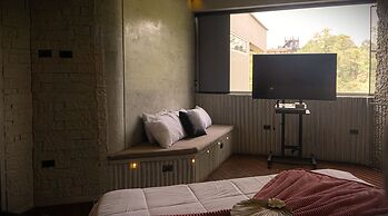 EleMYNT LifeStyle Hotel