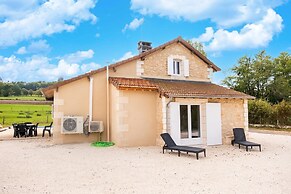 Charming Holiday Home With Private Pool
