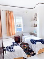 Locals Taghazout Surfcamp