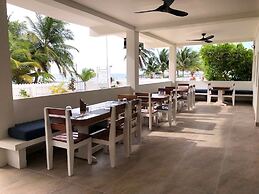 Ashton Court Belize