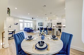 Modern Cozy Home with King Bed