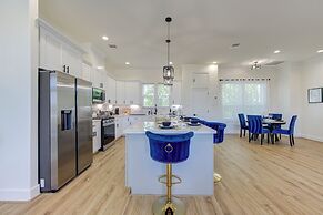 Modern Cozy Home with King Bed