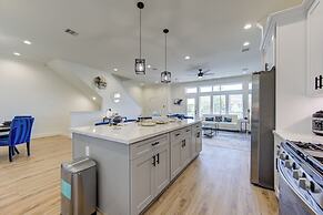 Modern Cozy Home with King Bed