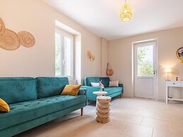 Charming Holiday Home With Private Pool