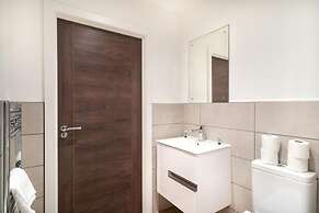 Snug 1BR Apt 4KTV Free Parking