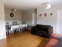3 bed House With 2 Living Areas and 2 Bathrooms