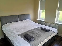 3 bed House With 2 Living Areas and 2 Bathrooms