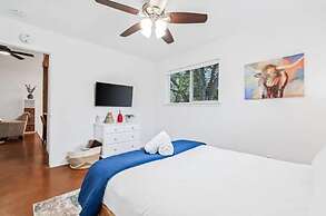 SoCo Oasis Retreat Relax in Comfort