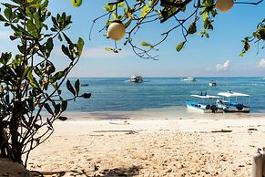 Sierra Madre Divers Dorm Room