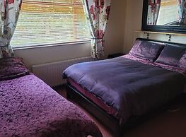 The Railway Lodge, 4 Bedrooms, Sleeps 11, Pets Ok