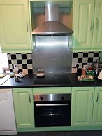 The Railway Lodge, 4 Bedrooms, Sleeps 11, Pets Ok