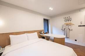H-AVENUE HOTEL