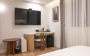 H-AVENUE HOTEL HAEUNDAE