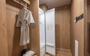H-AVENUE HOTEL HAEUNDAE