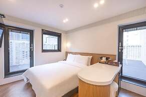 H-AVENUE HOTEL