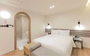 H-AVENUE HOTEL