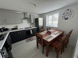 Cozy Burnley Retreat - 3 Beds