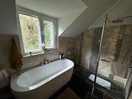 Cosy 4-bed Cottage - Scenic Retreat, Aga & Wifi