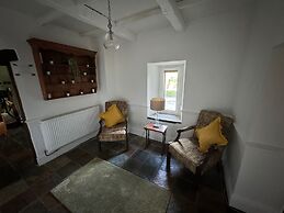 Cosy 4-bed Cottage - Scenic Retreat, Aga & Wifi