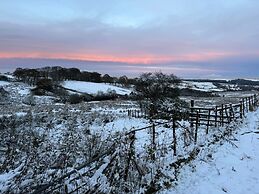 Cosy 4-bed Cottage - Scenic Retreat, Aga & Wifi