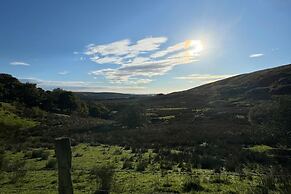 Cosy 4-bed Cottage - Scenic Retreat, Aga & Wifi